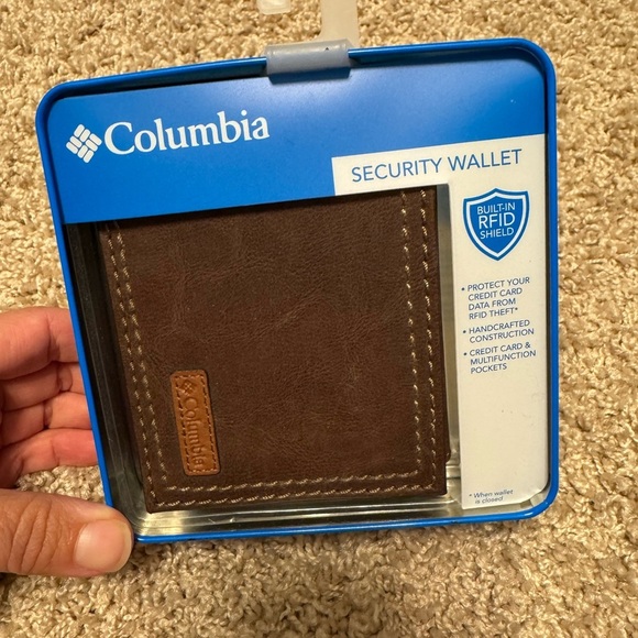 ❤️ NWT Columbia Wallet Men’s Security Built in RFID Brown Leather Extra Capacity - Picture 1 of 5